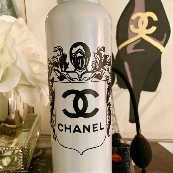 Custom Made Chanel Vacuum Seal Water Bottle!🖤. - Picture 2 of 6